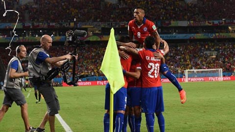 Chile 3-1 Australia: Chiến thắng thót tim của La Roja