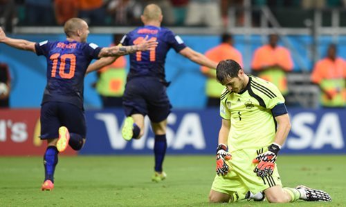 Casillas: Khi anh chơi như một người học việc - 1