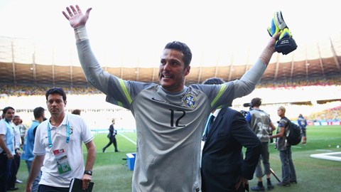 Julio Cesar: Người hùng bị ruồng bỏ Julio Cesar: Người hùng bị ruồng bỏ