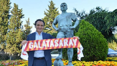 HLV Cesare Prandelli dẫn dắt Galatasaray