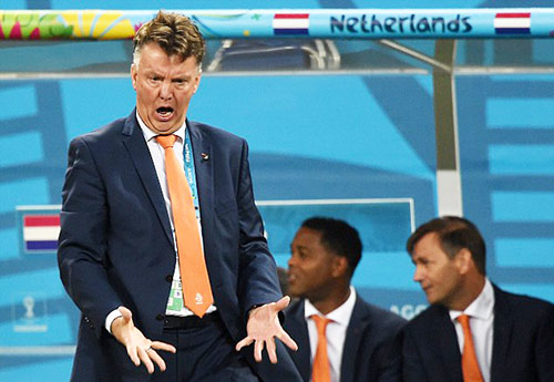 HLV Van Gaal bất ngờ chỉ trích FIFA - 1