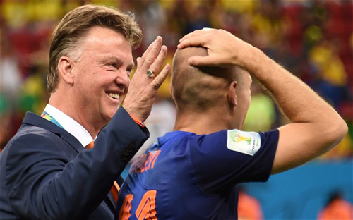 Hai khía cạnh trái ngược của Van Gaal - 1