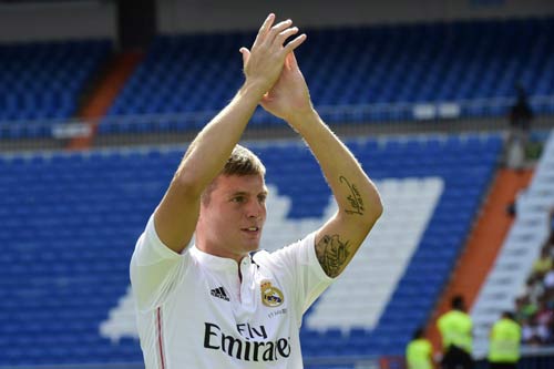 “Bom tấn” Kroos khiến Real sôi sục - 1