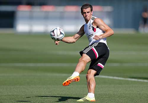Bale khoe cơ bắp không kém Ronaldo - 3