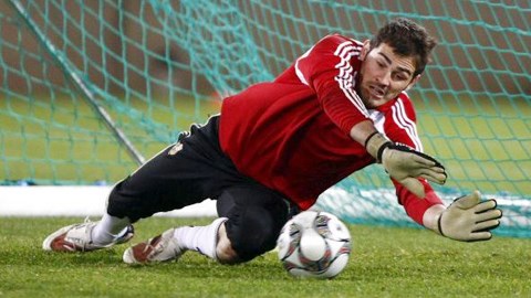 HLV Del Bosque “xét duyệt” Casillas