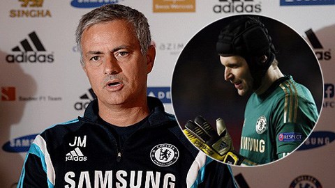 Hắt hủi Cech, Mourinho không nói nổi một lời an ủi