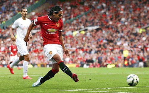 Rooney nên lo lắng vì sự xuất hiện của Falcao - 1