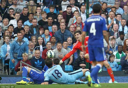 Giúp Man City có điểm, Lampard không ăn mừng - 2