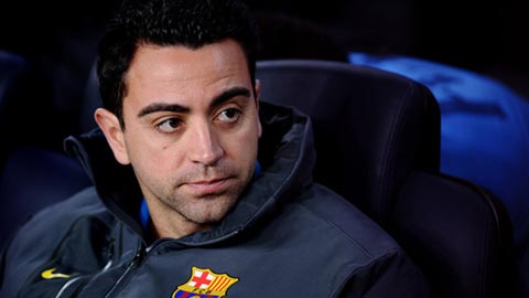 Xavi không hài lòng khi phải ngồi dự bị