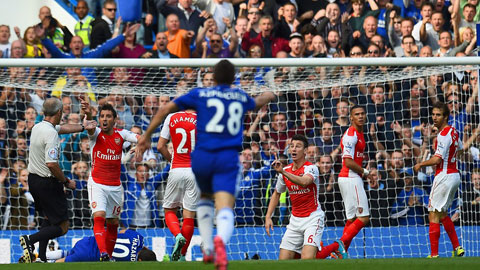 Chelsea 2-0 Arsenal: Pháo chưa sạch nước cản