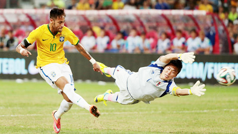 Neymar sắp phá vỡ cuộc đua song mã giữa Messi và Ronaldo Neymar sắp phá vỡ cuộc đua song mã giữa Messi và Ronaldo