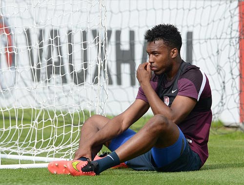 Tin HOT trưa 18/10: Sturridge nghỉ thêm một tháng - 1