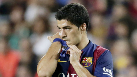 Barca nên dùng ngay Suarez