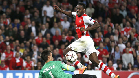 Hàng công Arsenal: Sức ép đè nặng lên Welbeck