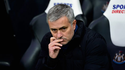 Mourinho là HLV kiếm 400 điểm nhanh nhất lịch sử Premier League