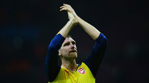 Phong độ của Mertesacker phản ánh bộ mặt của Arsenal mùa này