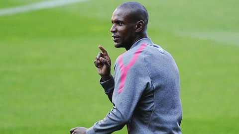 Abidal chia tay sự nghiệp “quần đùi áo số”