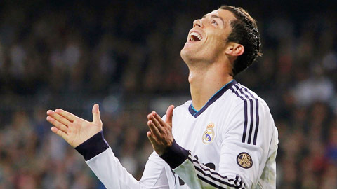 Bóng đá - Ronaldo khổ sở vì… “CR7”