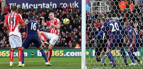 Van Gaal thừa nhận MU xứng đáng hòa Stoke - 1