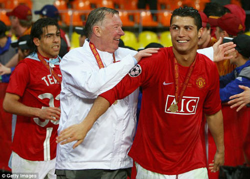 Ronaldo có thể về MU trước khi treo giày - 1