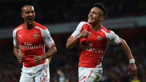 Walcott hạnh phúc được sát cánh cùng Sanchez Walcott hạnh phúc được sát cánh cùng Sanchez