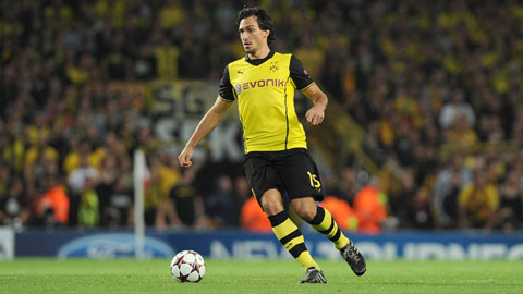 Tại sao M.U cố theo đuổi Hummels?