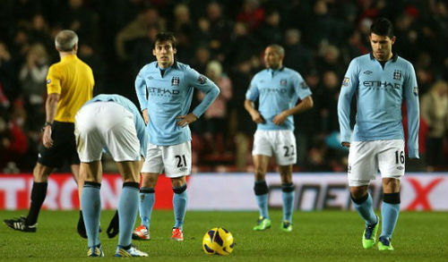 Man City sa sút: Khi Etihad không còn là điểm tựa - 1