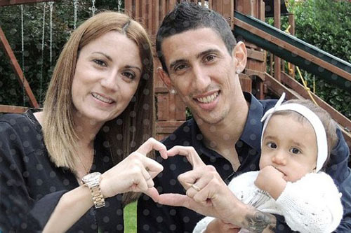 Mải đá bóng cùng MU, Di Maria bị trộm 
