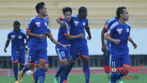 Than Quảng Ninh ẵm “cú ăn ba” giải thưởng V.League tháng 1 Than Quảng Ninh ẵm “cú ăn ba” giải thưởng V.League tháng 1