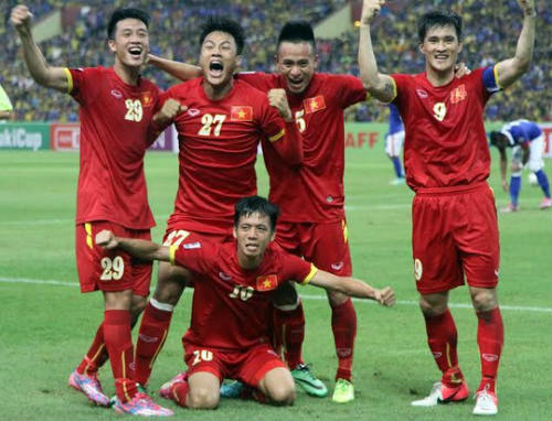 Figo mở thêm đường cho Việt Nam dự VCK World Cup - 2