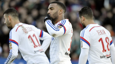 Lacazette sẽ đạt đến trình độ của Benzema