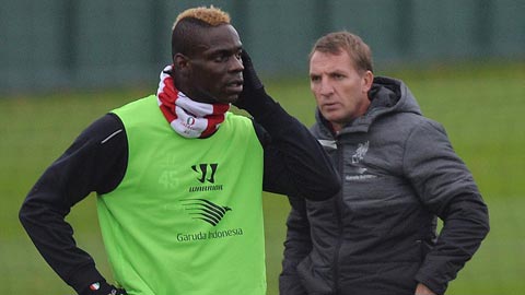 Balotelli lại bắt đầu gây hấn