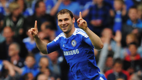 Chelsea nâng lương giữ Ivanovic