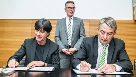 Bóng đá - HLV Joachim Loew sẽ dẫn dắt ĐT Đức tới VCK World Cup 2018