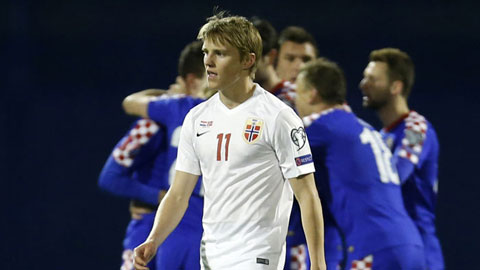Odegaard chưa đủ sức chen chân vào đội 1 Real
