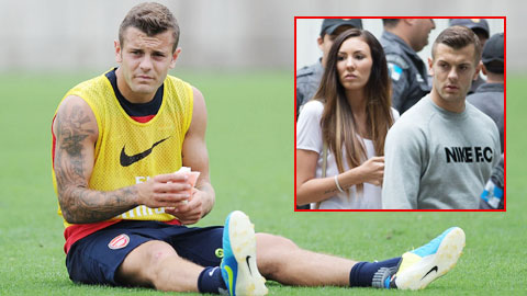 Wilshere bập vào gái Playboy