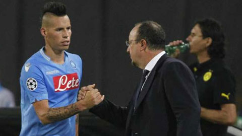 Hamsik “bật” HLV Benitez