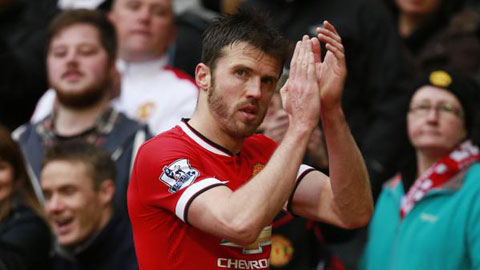 Van Gaal xin lỗi Carrick