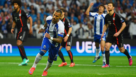 Porto 3-1 Bayern: Hùm xám tự thua