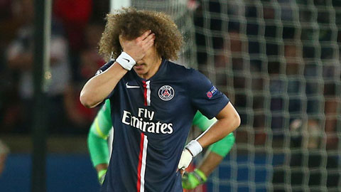 Mẹ của David Luiz động viên con trai luôn ngẩng cao đầu