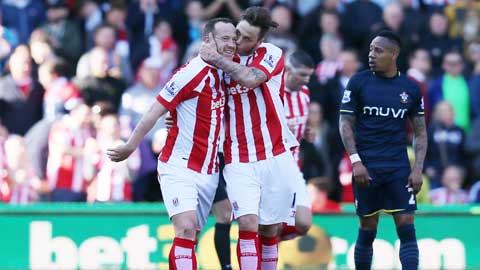 Vòng 33 Premier League: Southampton thua oan nghiệt Vòng 33 Premier League: Southampton thua oan nghiệt