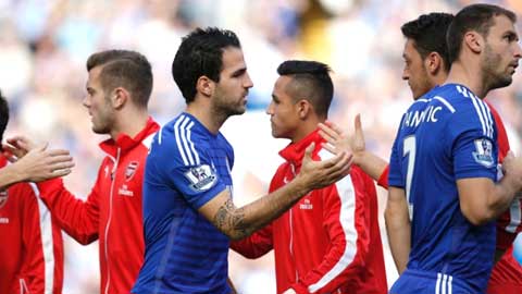 Cesc Fabregas lần đầu trở lại Emirates: Những chuyến tàu trong đời Fabregas Cesc Fabregas lần đầu trở lại Emirates: Những chuyến tàu trong đời Fabregas