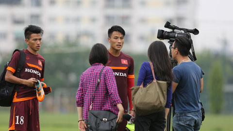 Cầu thủ U23 Việt Nam tuyên bố quyết giành HCV SEA Games trước phóng viên Singapore Cầu thủ U23 Việt Nam tuyên bố quyết giành HCV SEA Games trước phóng viên Singapore
