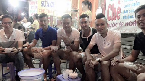Công Phượng và đồng đội làm gì trong ngày xả trại? Công Phượng và đồng đội làm gì trong ngày xả trại?