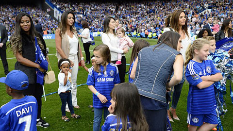 Sân Stamford Bridge biến thành vườn trẻ