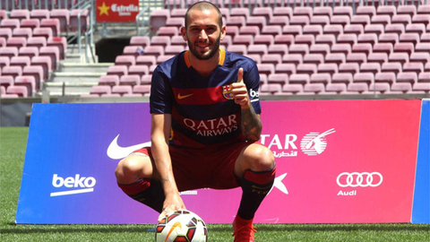 Tân binh Aleix Vidal chờ sang năm mới được thi đấu cho Barca