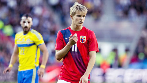 'Thần đồng' Odegaard thăng hoa, Na Uy vẫn bị Thụy Điển cầm hòa