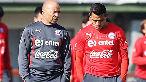 ĐT Chile: Alexis Sanchez đau cơ, HLV Sampaoli… đau đầu