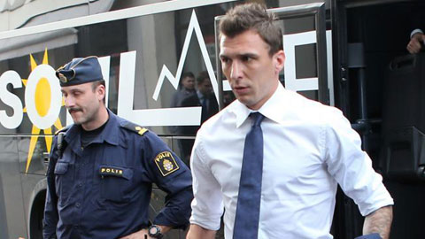 Mandzukic tới Italia kiểm tra y tế trước khi ký với Juve Mandzukic tới Italia kiểm tra y tế trước khi ký với Juve