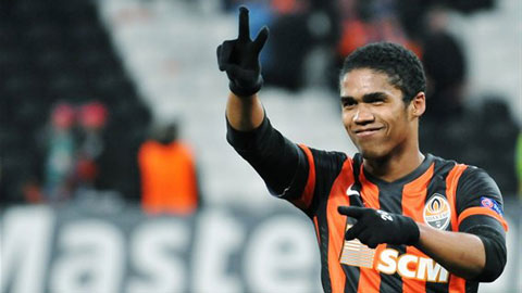 Bayern đạt thoả thuận 35 triệu euro mua Douglas Costa